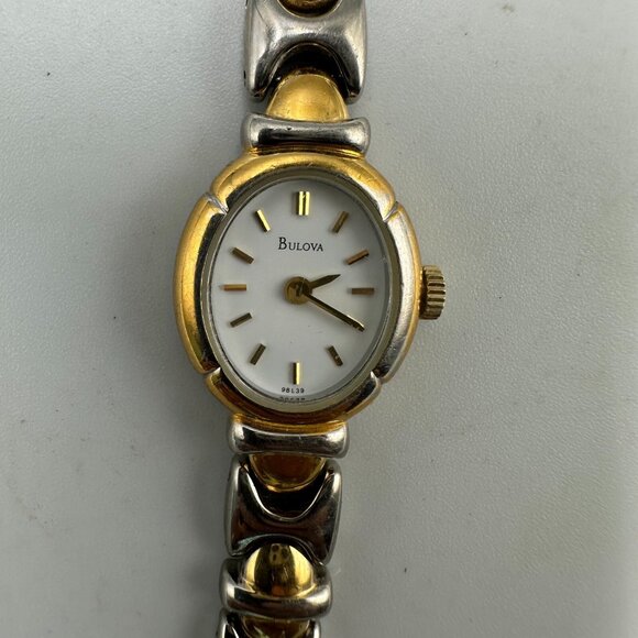 Bulova Watch Women Silver Gold Two Tone White Dial BROKEN Clasp New Battery - Picture 3 of 11